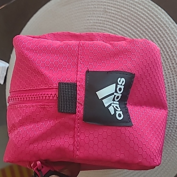 👝Adidas Team Toiletry Bag - Picture 4 of 13